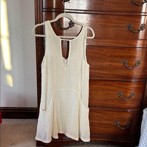 Free People Dresses & Skirts - Free People Cream Backless Dress